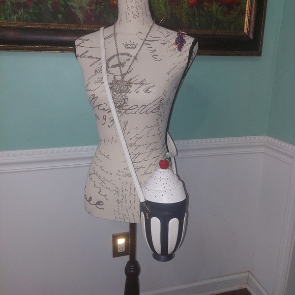 Kate Spade Ice Cream with Cherry Sundae crossbody bag - Picture 5 of 5